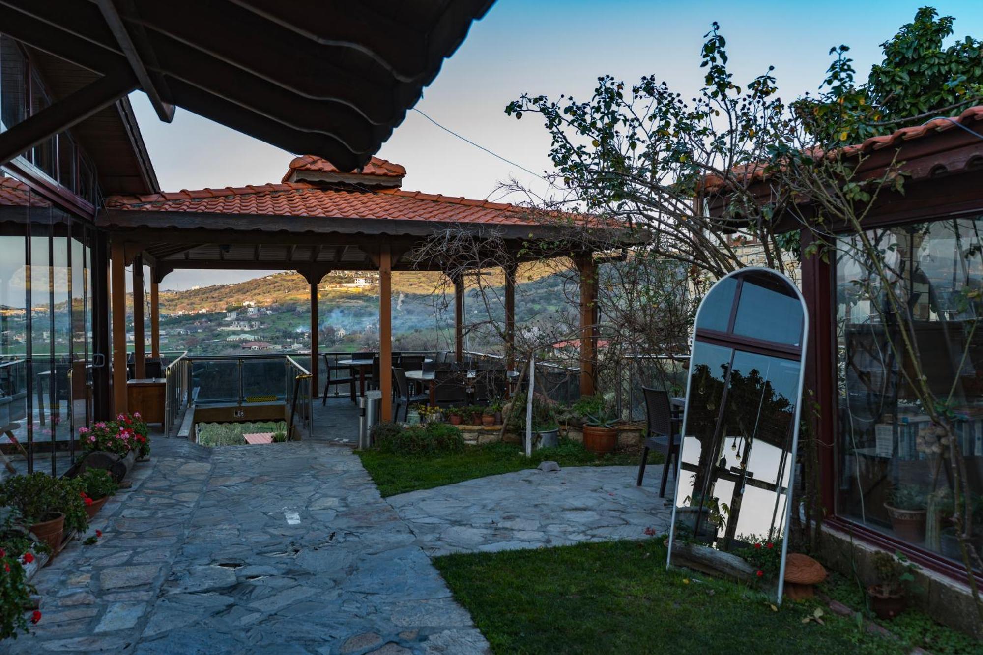 Kozbeyli Konagi Hotell Yenifoca Exteriör bild