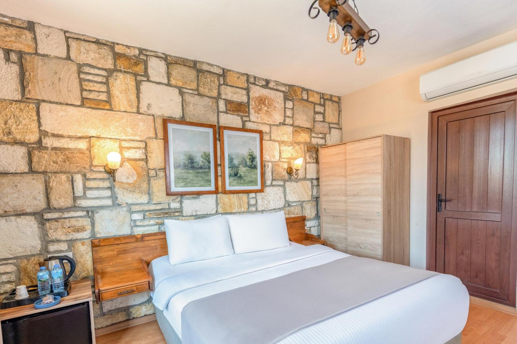 Kozbeyli Konagi Hotell Yenifoca Exteriör bild
